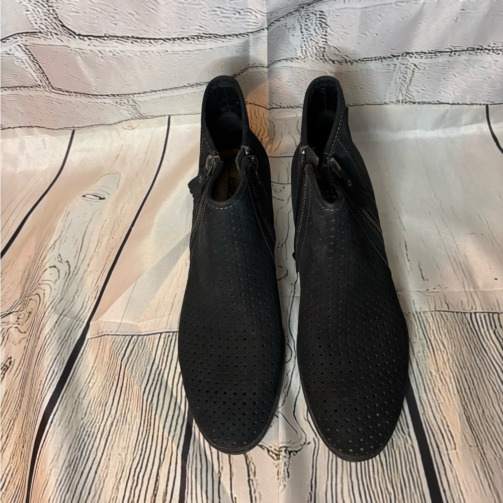 Earth Pineberry Soft Buck Womens Black Nubuck Ankle & Booties Boots 9.5